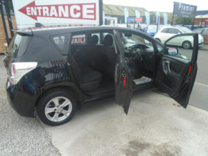2009 Toyota Verso 2.0 D-4d Tr MPV 5dr Diesel Manual Euro 4 (130 Ps) in Black — image 6
