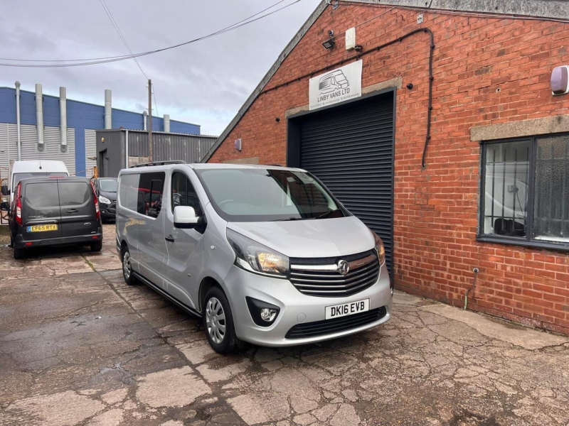 2016 Vauxhall Vivaro 1.6 Cdti 2900 Sportive L2 H1 Euro 5 5dr in Silver — image 1