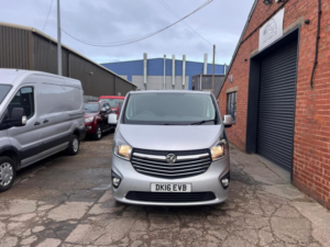 2016 Vauxhall Vivaro 1.6 Cdti 2900 Sportive L2 H1 Euro 5 5dr in Silver — image 2
