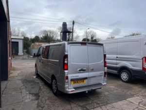 2016 Vauxhall Vivaro 1.6 Cdti 2900 Sportive L2 H1 Euro 5 5dr in Silver — image 4