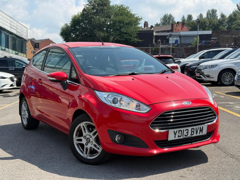 2013 Ford Fiesta 1.25 Zetec Euro 5 3dr in Red — image 1