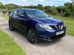 2014 Nissan Qashqai 1.5 Dci Tekna 2WD Euro 5 (s/s) 5dr in Blue — image 2