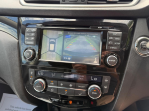 2014 Nissan Qashqai 1.5 Dci Tekna 2WD Euro 5 (s/s) 5dr in Blue — image 3