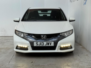 2013 Honda Civic 1.8 I-Vtec Es Euro 5 (s/s) 5dr in White — image 2
