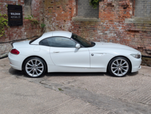 2011 BMW Z4 2.5 Z4 Sdrive23i Highline Edition in White — image 6