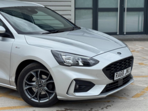 2019 Ford Focus 1.0t Ecoboost St-Line Euro 6 (s/s) 5dr in Silver — image 2