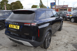 2025 Jaecoo 7 1.5 T Shs 18.3kwh Luxury in Black — image 2