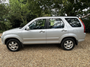 2004 Honda Cr-V 2.0 I-Vtec Executive in Silver — image 2