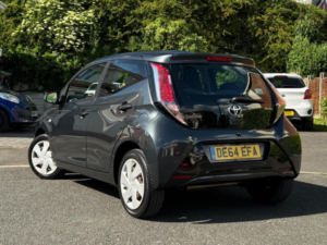 2014 Toyota Aygo 1.0 Vvt-I X-Play Euro 5 5dr Euro 5 in Grey — image 2