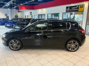 2014 Peugeot 308 1.6 E-Hdi Feline in Black — image 4