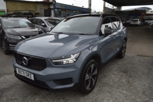 2022 Volvo Xc40 1.5 R-Design T4 Plug-In Hybrid Fwd in Grey — image 3