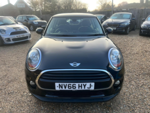 2016 MINI Hatch 1.5 Cooper Euro 6 (s/s) 3dr in Black — image 3