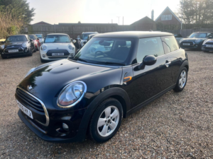 2016 MINI Hatch 1.5 Cooper Euro 6 (s/s) 3dr in Black — image 4