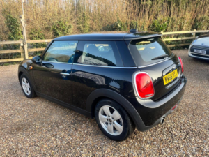 2016 MINI Hatch 1.5 Cooper Euro 6 (s/s) 3dr in Black — image 5