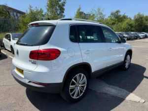 2016 Volkswagen Tiguan 2.0 Tdi Bluemotion Tech Match Edition SUV 5dr Diesel Manual 4WD Euro 6 (s/s) (150 Ps) in White — image 4