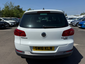 2016 Volkswagen Tiguan 2.0 Tdi Bluemotion Tech Match Edition SUV 5dr Diesel Manual 4WD Euro 6 (s/s) (150 Ps) in White — image 5