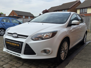 2014 Ford Focus 1.0 T Ecoboost Zetec in White — image 5