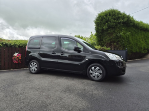 2018 Citroen Berlingo 1.6 Bluehdi Feel in Black — image 3