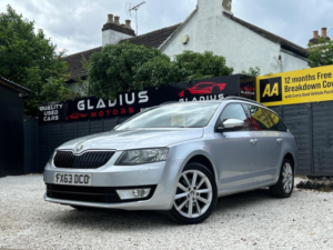 2013 Skoda Octavia 1.6 Tdi Elegance Euro 5 (s/s) 5dr in Silver — image 3