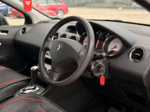 2010 Peugeot 308 1.6 Vti S 5dr in Black — image 2