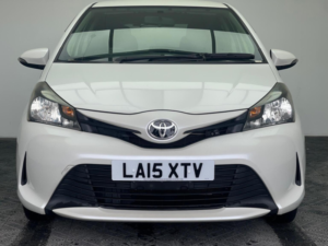 2015 Toyota Yaris 1.33 Dual Vvt-I Icon Plus Multidrive S Euro 5 5dr in White — image 2