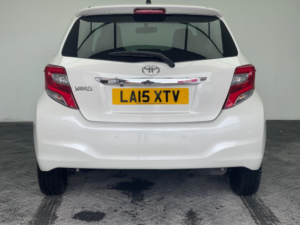 2015 Toyota Yaris 1.33 Dual Vvt-I Icon Plus Multidrive S Euro 5 5dr in White — image 5