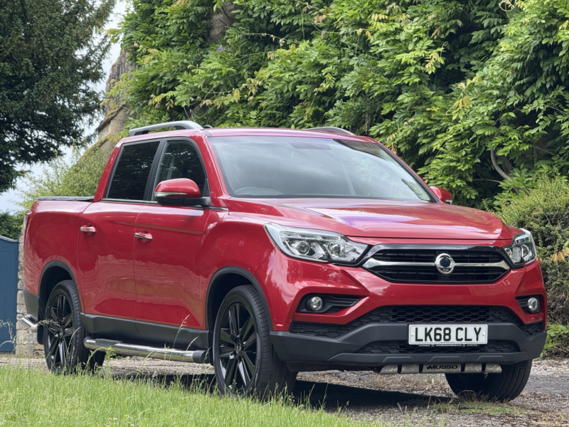 2018 Ssangyong Musso 2.2 D Saracen in Red — image 1