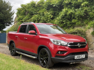 2018 Ssangyong Musso 2.2 D Saracen in Red — image 4