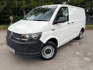 2017 Volkswagen Transporter 2.0 Tdi T30 Bluemotion Tech Startline Fwd Swb Euro 6 (s/s) 5dr in White — image 3