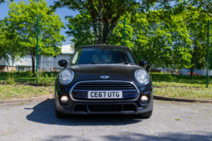 2017 MINI Hatch 1.5 5-Door Hatch Cooper in Black — image 2