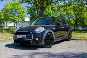 2017 MINI Hatch 1.5 5-Door Hatch Cooper in Black — image 3
