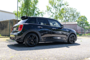2017 MINI Hatch 1.5 5-Door Hatch Cooper in Black — image 6