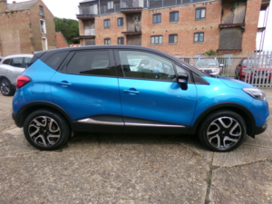 2016 Renault Captur 0.9 Dynamique S Nav Tce 90 in Blue — image 3