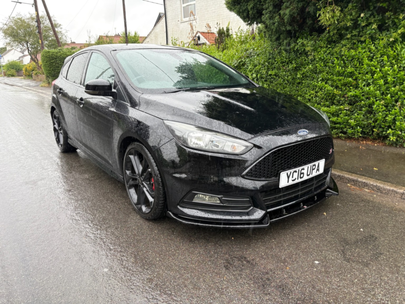 2016 Ford Focus 2.0 Tdci St-2 in Black — image 1