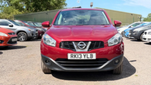 2013 Nissan Qashqai 1.5 Dci Acenta 2WD Euro 5 5dr in Red — image 2