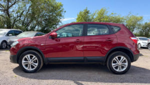 2013 Nissan Qashqai 1.5 Dci Acenta 2WD Euro 5 5dr in Red — image 5