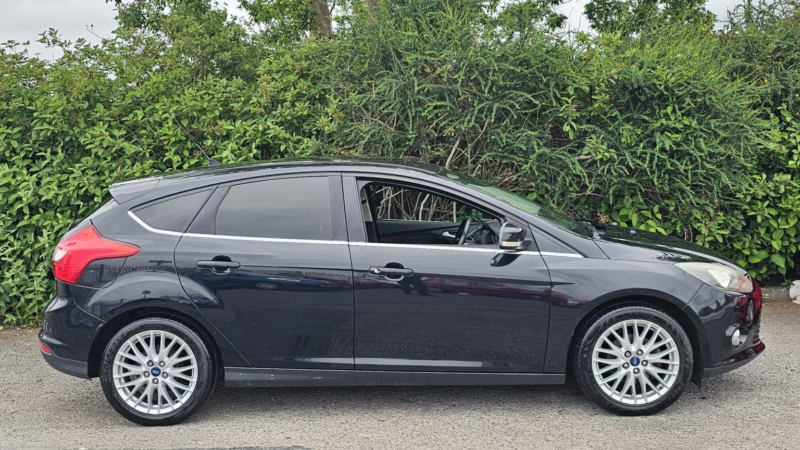 2014 Ford Focus 1.0 T Ecoboost Zetec in Black — image 1