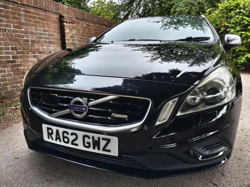 2012 Volvo V60 1.6 T4 R-Design Lux Nav Powershift Euro 5 5dr in Black — image 1