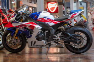 2024 Honda Cbr1000rr Fireblade Sp *400 Miles From New - 1 Owner* in White — image 3