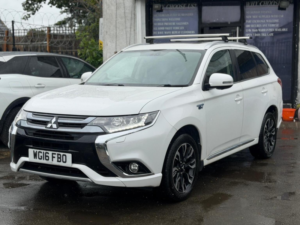 2016 Mitsubishi Outlander 2.0h 12kwh Gx4h CVT 4WD Euro 6 (s/s) 5dr in White — image 3