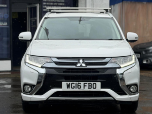 2016 Mitsubishi Outlander 2.0h 12kwh Gx4h CVT 4WD Euro 6 (s/s) 5dr in White — image 5