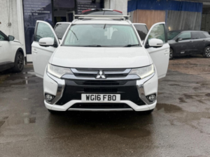 2016 Mitsubishi Outlander 2.0h 12kwh Gx4h CVT 4WD Euro 6 (s/s) 5dr in White — image 6