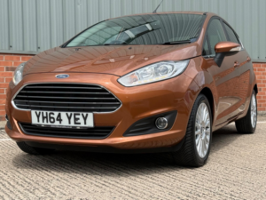 2014 Ford Fiesta 1.6 Titanium Powershift Euro 5 5dr in Yellow — image 3