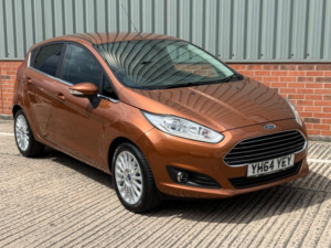 2014 Ford Fiesta 1.6 Titanium Powershift Euro 5 5dr in Yellow — image 6