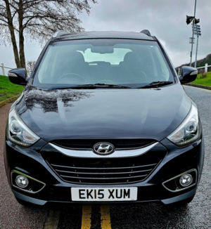 2015 Hyundai Ix35 2.0 Crdi Se SUV 5dr Diesel Manual 4WD Euro 5 (nav) (134 Bhp) in Black — image 3