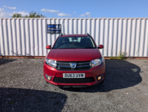2013 Dacia Logan Mcv 0.9 Tce Laureate in Red — image 5