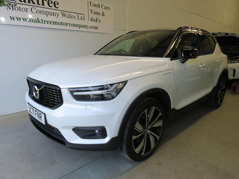 2022 Volvo Xc40 1.5h T5 Recharge 10.7kwh Ultimate Dark Auto Euro 6 (s/s) 5dr in White — image 1