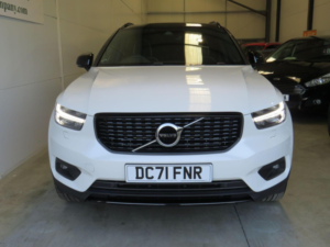 2022 Volvo Xc40 1.5h T5 Recharge 10.7kwh Ultimate Dark Auto Euro 6 (s/s) 5dr in White — image 2