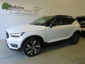 2022 Volvo Xc40 1.5h T5 Recharge 10.7kwh Ultimate Dark Auto Euro 6 (s/s) 5dr in White — image 3