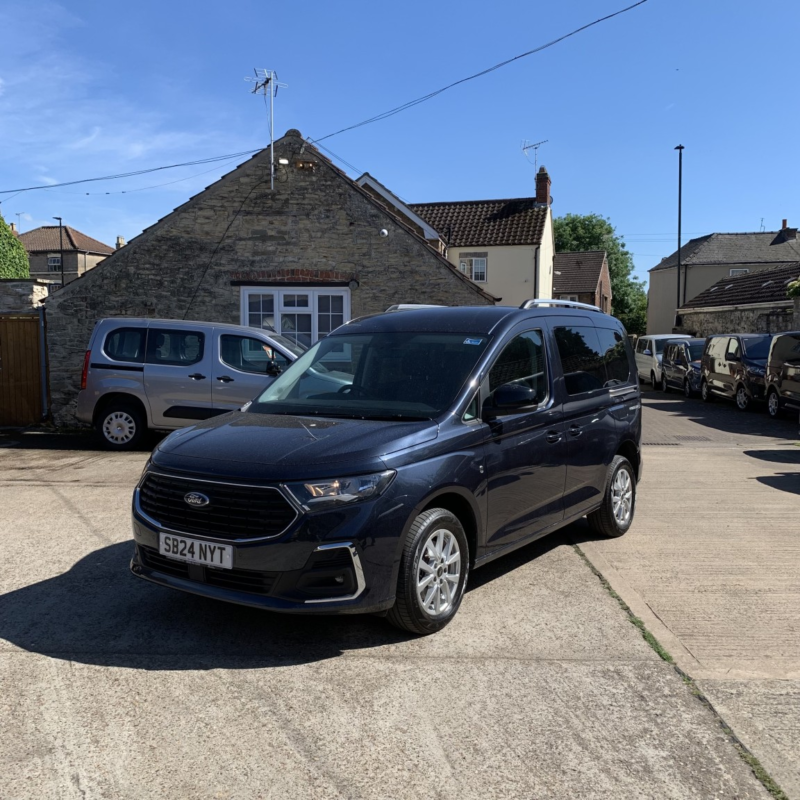 2024 Ford Tourneo Connect 2.0 Tourneo Connect Titanium Tourneo L1 2.0l Ecoblue 122ps Fwd 6 Speed Manual in Blue — image 1